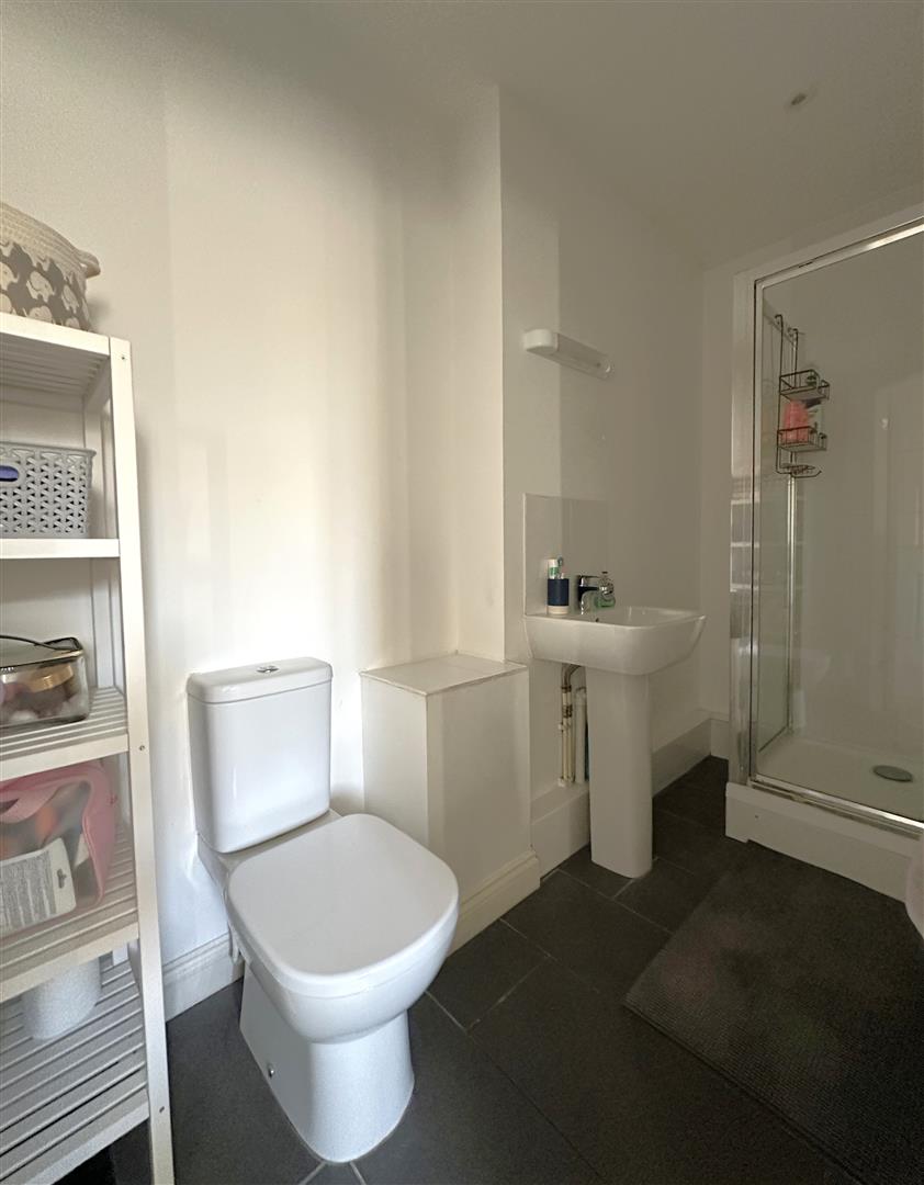 West End Close, Chippenham